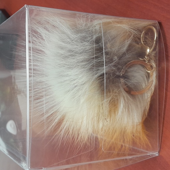 Handmande Fur pompom Key Holder - Picture 4 of 4